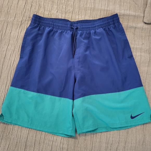 Nike men trunk style - Picture 2 of 7